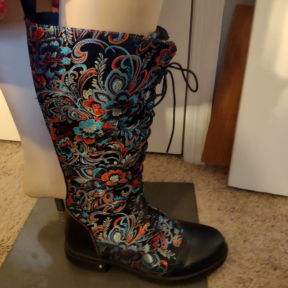 Socofy embroidered black leather boots, size 41